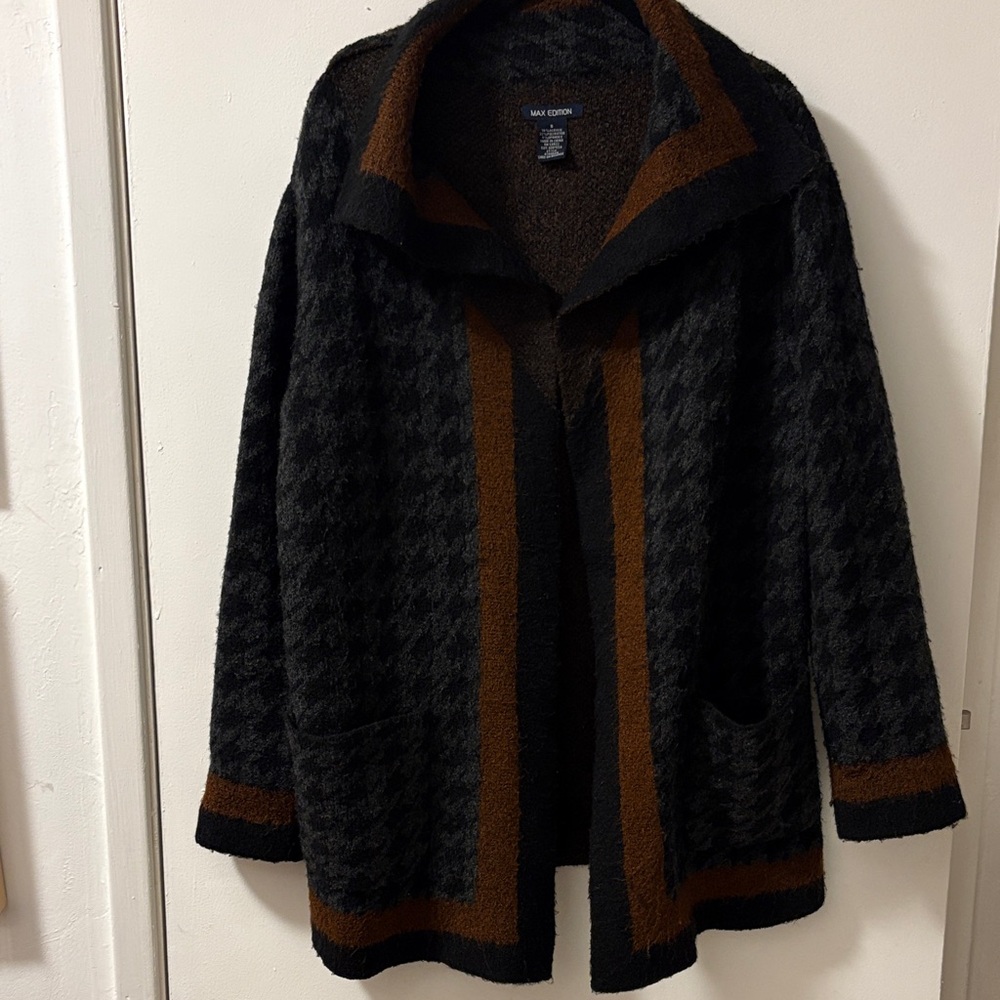 Max Edition Black and Brown Teddy Sweater Jacket S